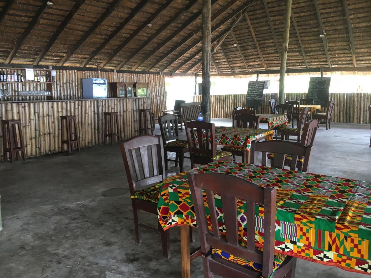 The Akwidaa Inn Exterior foto